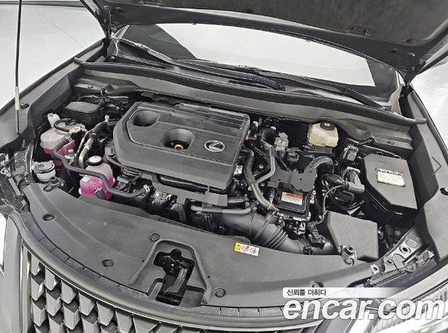 Lexus UX 300h 2.0 2WD - фото 4
