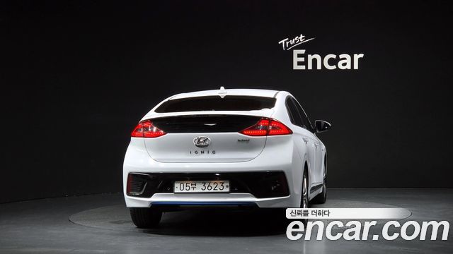 Hyundai Ioniq гибрид Q - фото 2