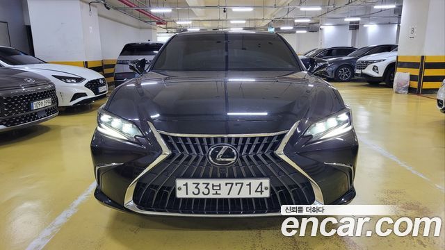 Lexus ES 300h 7-го поколения Executive - фото 2