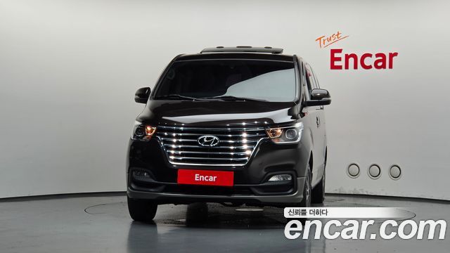 Hyundai Starex New 4WD Urban 9-Seater Exclusive - фото 2