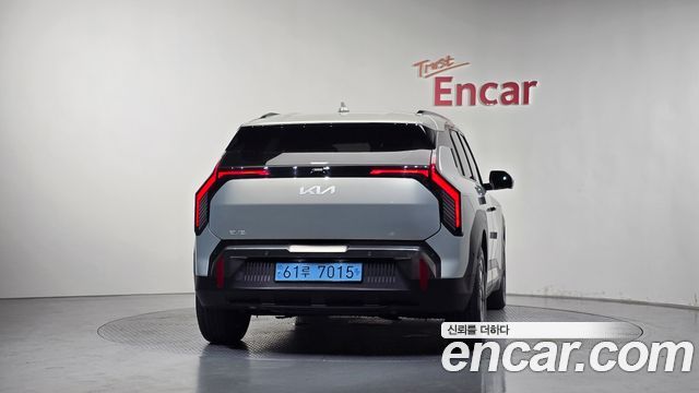 Kia EV3 Long Range 2WD Earth - фото 3