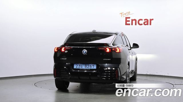 BMW iX2 U10 eDrive 20 M Sport - фото 3