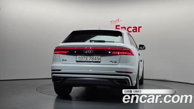 Audi Q8 45 TDI Quattro Premium - фото 3
