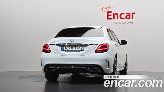 Mercedes-Benz C-Class W205 C200 AMG Line - фото 3