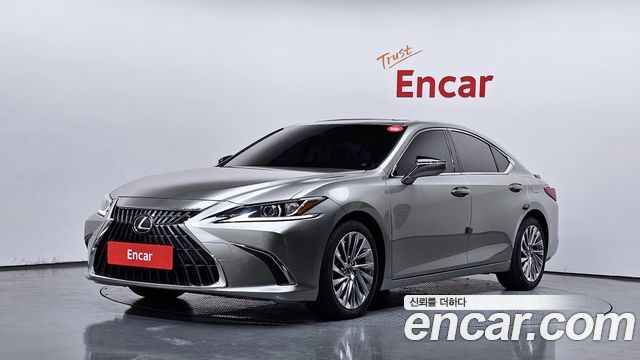 Lexus ES 300h 7-го поколения Luxury Plus - фото 0