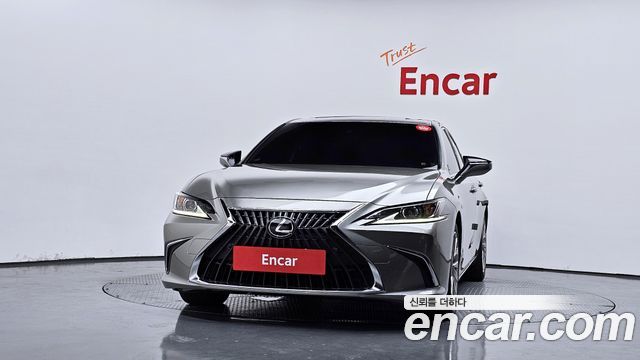 Lexus ES 300h 7-го поколения Luxury Plus - фото 2