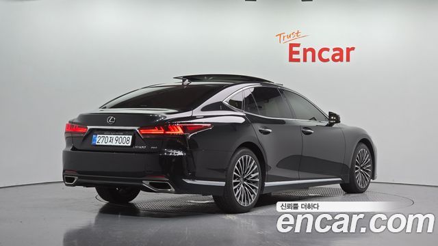 Lexus LS 500 3.5 Luxury AWD - фото 1