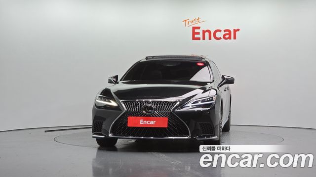 Lexus LS 500 3.5 Luxury AWD - фото 2