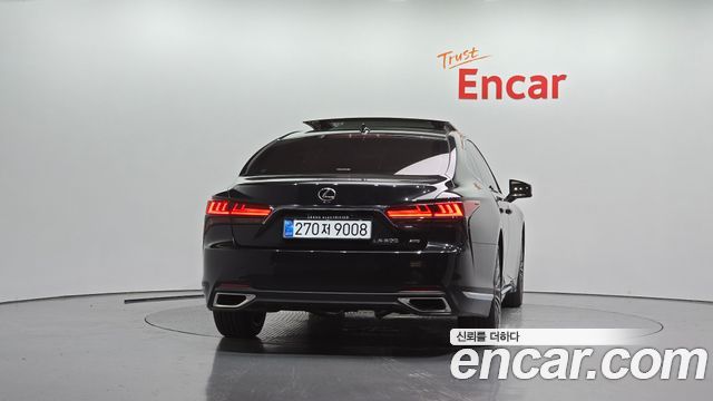 Lexus LS 500 3.5 Luxury AWD - фото 3