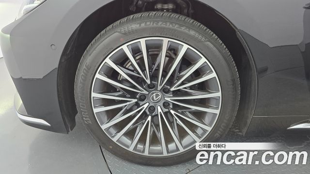 Lexus LS 500 3.5 Luxury AWD - фото 4