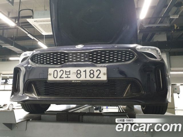 Kia Stinger 2.0 Turbo 2WD Dream Edition - фото 0