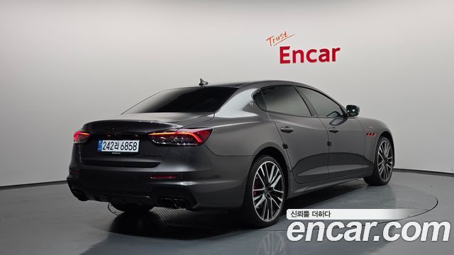 Maserati Quattroporte TROFEO - фото 1