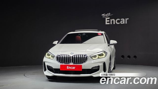 BMW 1 Series F40 118d M Sport - фото 2