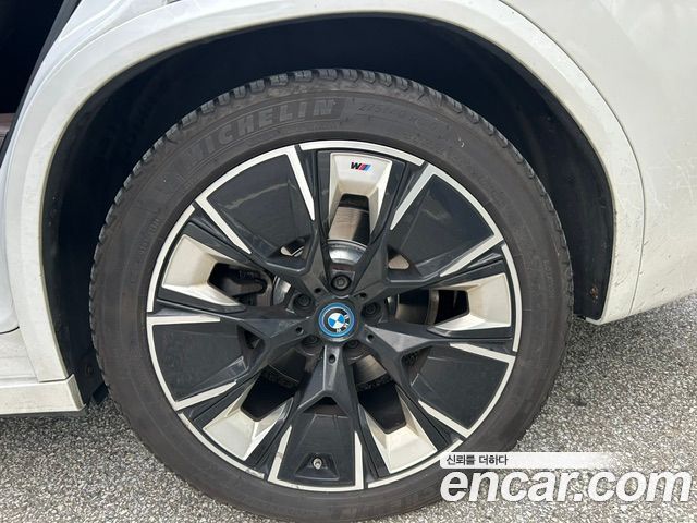 BMW iX3 M Sports - фото 4