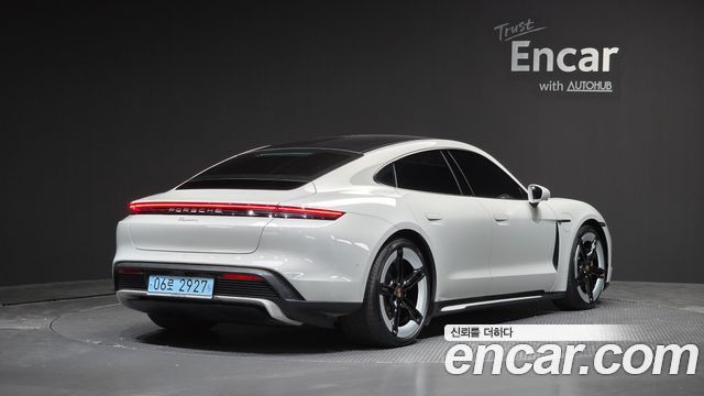 Porsche Taycan Base - фото 1