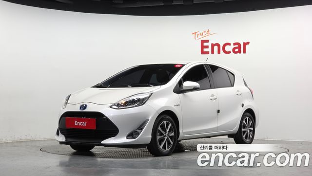 Toyota Prius 1.5 - фото 0