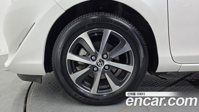 Toyota Prius 1.5 - фото 4