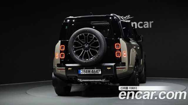 Land Rover Defender L663 110 P635 Octa - фото 3