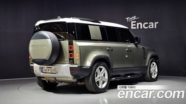 Land Rover Defender L663 110 D240 SE - фото 1