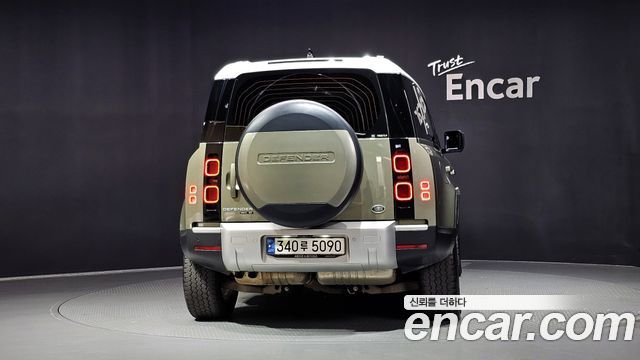 Land Rover Defender L663 110 D240 SE - фото 3