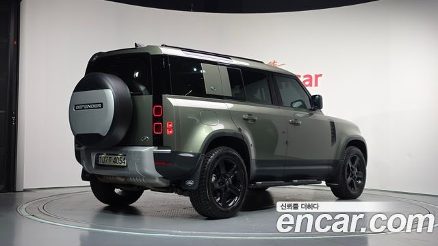Land Rover Defender L663 110 D240 SE - фото 1
