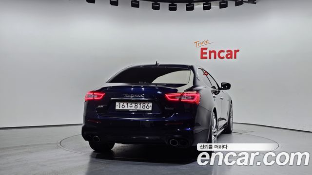 Maserati Ghibli 3.0S Q4 GranSport 3rd - фото 3