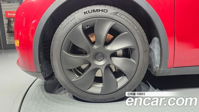 Tesla Model Y Long Range AWD - фото 4