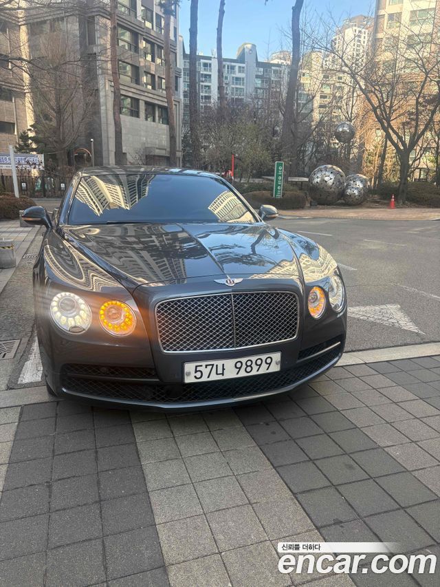 Bentley Flying Spur 2-го поколения 4.0 - фото 0