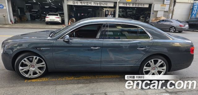 Bentley Flying Spur 2-го поколения 4.0 - фото 2
