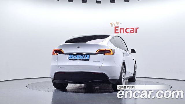 Tesla Model Y Long Range AWD - фото 3
