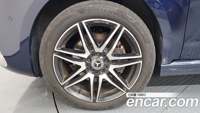 Mercedes-Benz V-Class V300 CDI W447 - фото 4