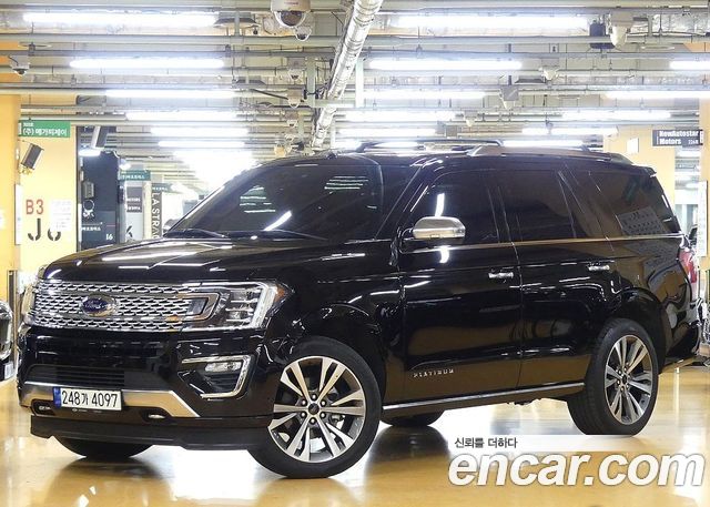 Ford Expedition Platinum 4WD 7Seater - фото 0