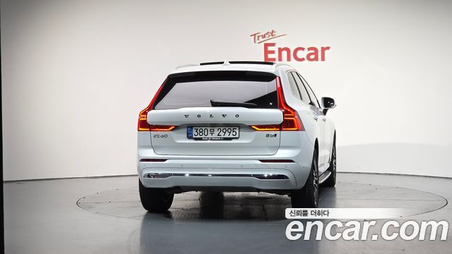 Volvo XC60 2-го поколения B5 Inscription - фото 3