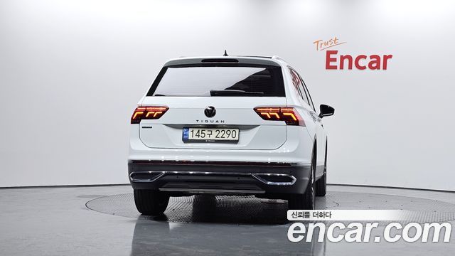 Volkswagen Tiguan 2.0 TSI Prestige - фото 3