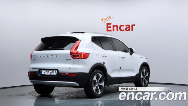 Volvo XC40 B4 Ultimate Bright - фото 1
