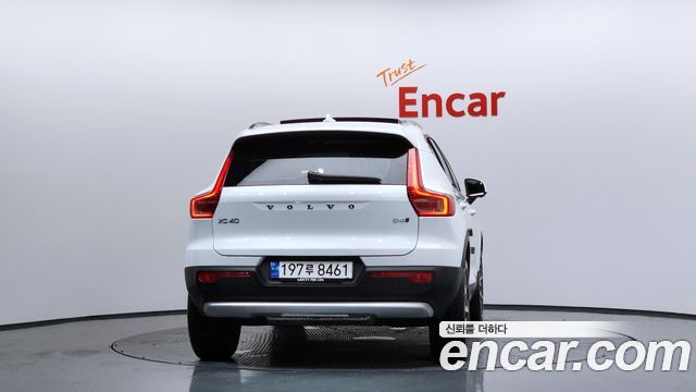 Volvo XC40 B4 Ultimate Bright - фото 3