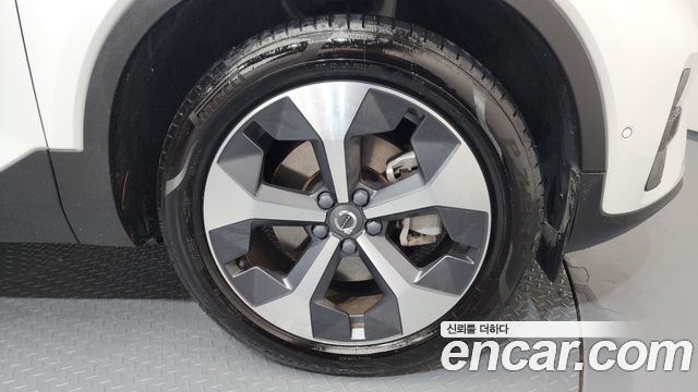 Volvo XC40 B4 Ultimate Bright - фото 4