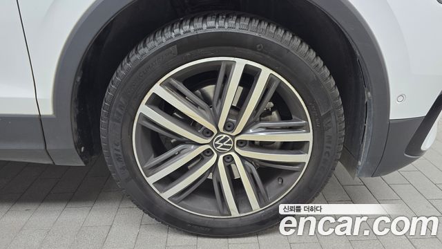 Volkswagen Tiguan 2.0 TSI Prestige - фото 4