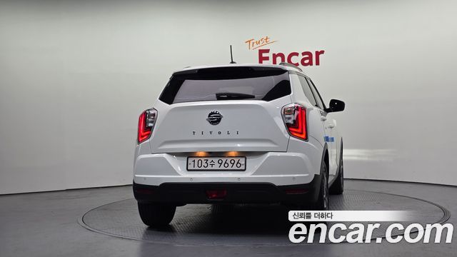 SsangYong Tivoli Gasoline 1.5 2WD V3 - фото 3