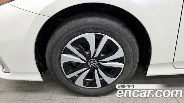Toyota Prius 1.8 - фото 4