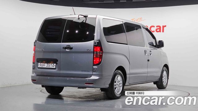 Hyundai Starex Новый Van 5-Seater Modern - фото 0