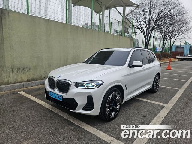 BMW iX3 M Sports - фото 0