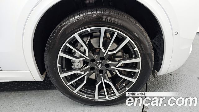 Maserati Grecale 2.0 AWD GT - фото 4