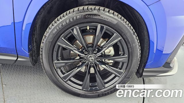 Lexus NX 2-го поколения F-Sport - фото 3