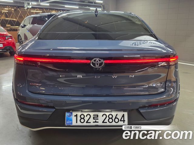 Toyota Crown 2.5 4WD Hybrid - фото 3