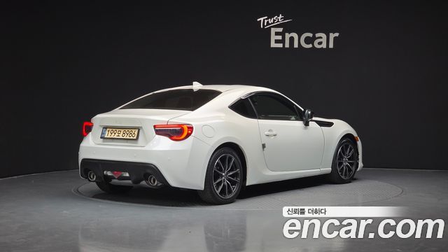 Toyota 86 2.0 - фото 1