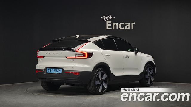 Volvo C40 Twin Ultimate - фото 1