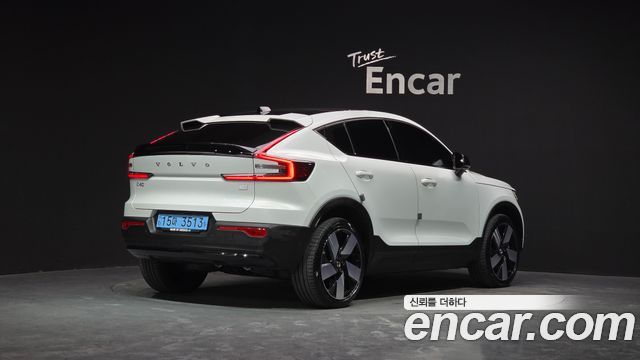 Volvo C40 Twin Ultimate - фото 1