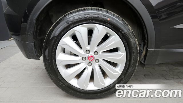Jaguar E-PACE P250 SE - фото 4