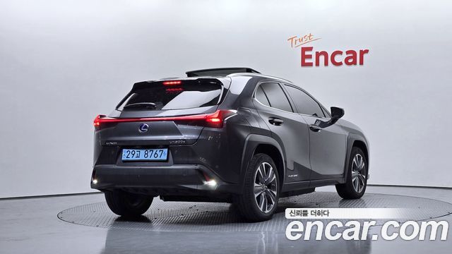 Lexus UX 2WD - фото 1